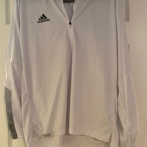 Mens L white pullover with accent